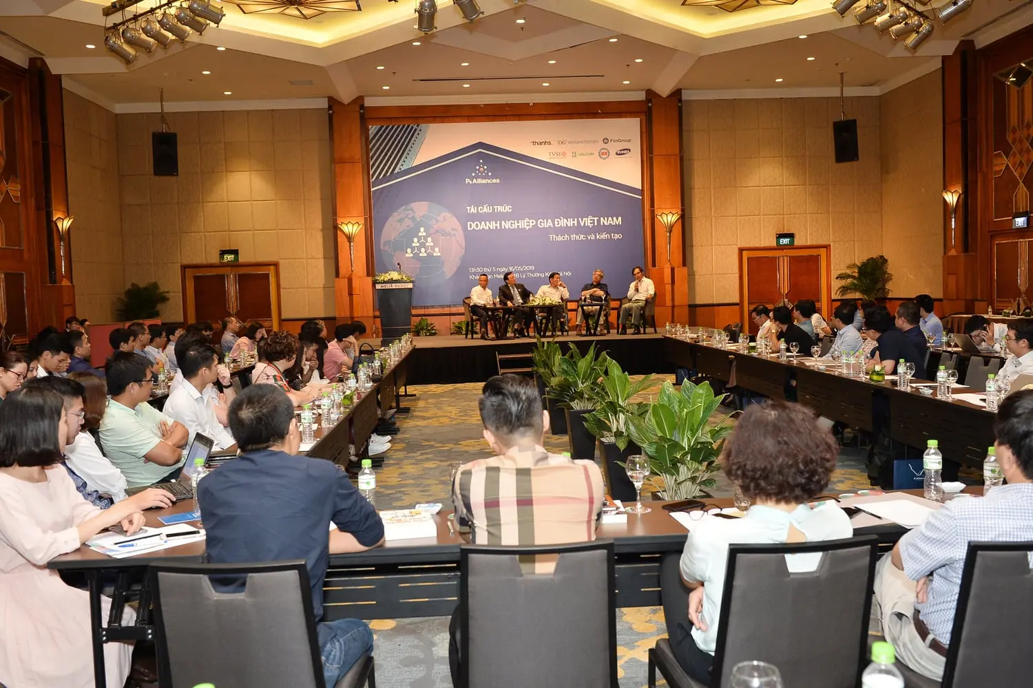 Giải mã Tái Cấu trúc - Doanh nghiệp Gia đình Việt Nam