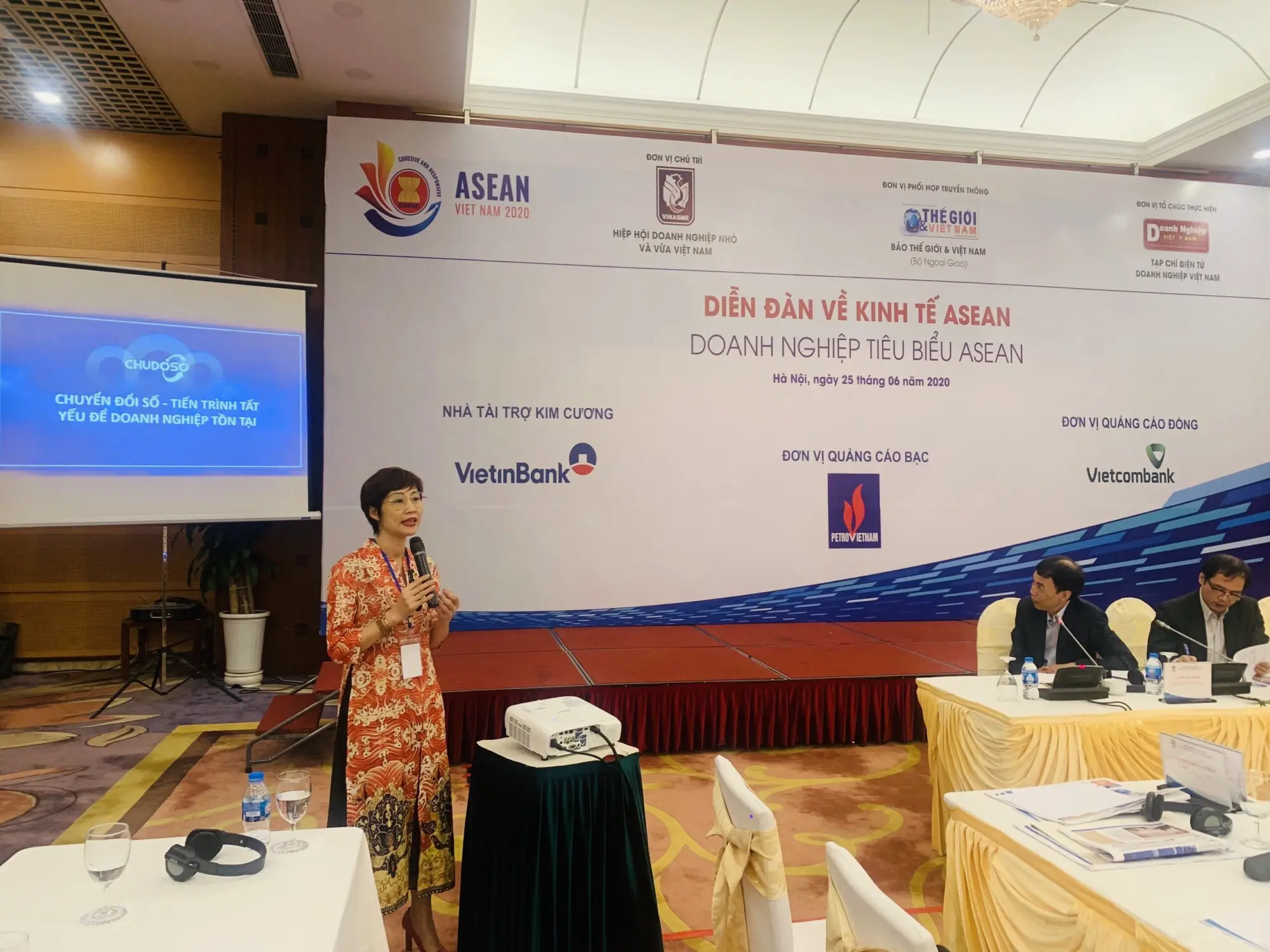 Đào tạo và huấn luyện dành cho chủ doanh nghiệp, ban lãnh đạo, cán bộ quản lý cấp trung. Thúc đẩy sự chuyển hoá lãnh đạo, nâng cao năng lực đội ngũ quản lý cấp trung.