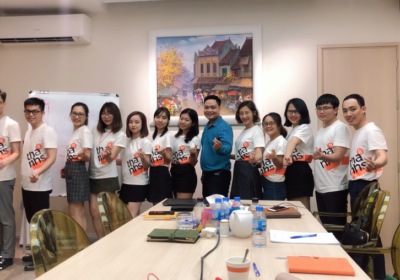 Sứ mệnh của Thanhs "cất cánh Thương hiệu Việt". Mô hình 10 bước cất cánh thương hiệu và Chiến lược Thương hiệu - đột phá Kinh doanh do Chuyên gia Đặng Thanh Vân - công ty Thanhs xây dựng. Chuyên gia Đặng Thanh Vân đã trình bày những kiến giải hoàn toàn mới về gốc rễ của sự tăng trưởng. Siêu kịch bản bán hàng. Chiến lược Thương hiệu Đột phá Kinh doanh B4S - Chương trình huấn luyện chuyên sâu dành cho Chủ doanh nghiệp, ban lãnh đạo và quản lý cấp trung. Giúp chuyển hoá năng lực lãnh đạo, nâng cao năng lực quản lý cấp trung. Chuyên gia Đặng Thanh Vân trực tiếp giảng day. Tăng tốc và đột phá Kinh doanh; cất cánh thương hiệu Việt.