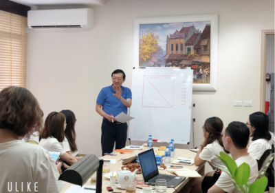 Sứ mệnh của Thanhs "cất cánh Thương hiệu Việt". Mô hình 10 bước cất cánh thương hiệu và Chiến lược Thương hiệu - đột phá Kinh doanh do Chuyên gia Đặng Thanh Vân - công ty Thanhs xây dựng. Chuyên gia Đặng Thanh Vân đã trình bày những kiến giải hoàn toàn mới về gốc rễ của sự tăng trưởng. Siêu kịch bản bán hàng. Chiến lược Thương hiệu Đột phá Kinh doanh B4S - Chương trình huấn luyện chuyên sâu dành cho Chủ doanh nghiệp, ban lãnh đạo và quản lý cấp trung. Giúp chuyển hoá năng lực lãnh đạo, nâng cao năng lực quản lý cấp trung. Chuyên gia Đặng Thanh Vân trực tiếp giảng day. Tăng tốc và đột phá Kinh doanh; cất cánh thương hiệu Việt.