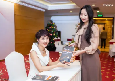 Cuốn sách 10 Bước Cất cánh Thương hiệu là một giá trị đặc biệt mà Ths. Đặng Thanh Vân muốn chia sẻ tới cộng đồng. Mô hình 10 bước cất cánh thương hiệu và Chiến lược Thương hiệu - đột phá Kinh doanh do Chuyên gia Đặng Thanh Vân - công ty Thanhs xây dựng. Chuyên gia Đặng Thanh Vân đã trình bày những kiến giải hoàn toàn mới về gốc rễ của sự tăng trưởng. Siêu kịch bản bán hàng. Chiến lược Thương hiệu Đột phá Kinh doanh B4S - Chương trình huấn luyện chuyên sâu dành cho Chủ doanh nghiệp, ban lãnh đạo và quản lý cấp trung. Giúp chuyển hoá năng lực lãnh đạo, nâng cao năng lực quản lý cấp trung. Chuyên gia Đặng Thanh Vân trực tiếp giảng day. Tăng tốc và đột phá Kinh doanh; cất cánh thương hiệu Việt.